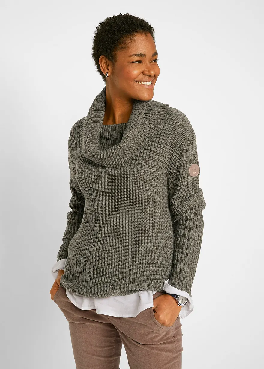 Grobstrick-Pullover mit weitem Kragen