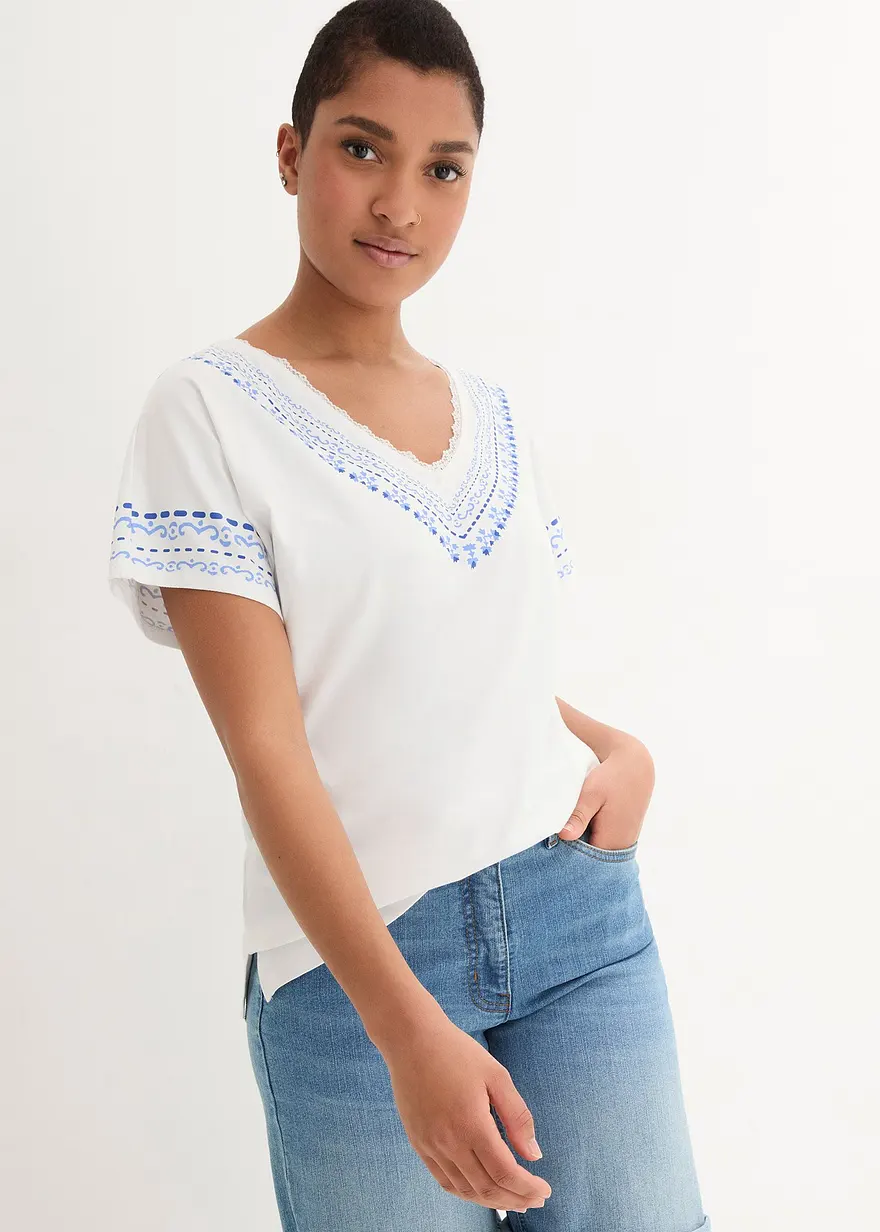 Bequem geschnittenes T-Shirt mit Stickerei-Print mit Bio-Baumwolle
