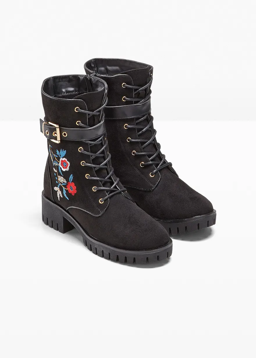 Schnürstiefel