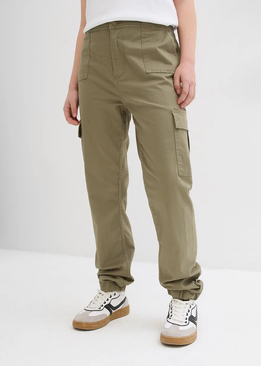 Cargohose mit aufgesetzten Taschen