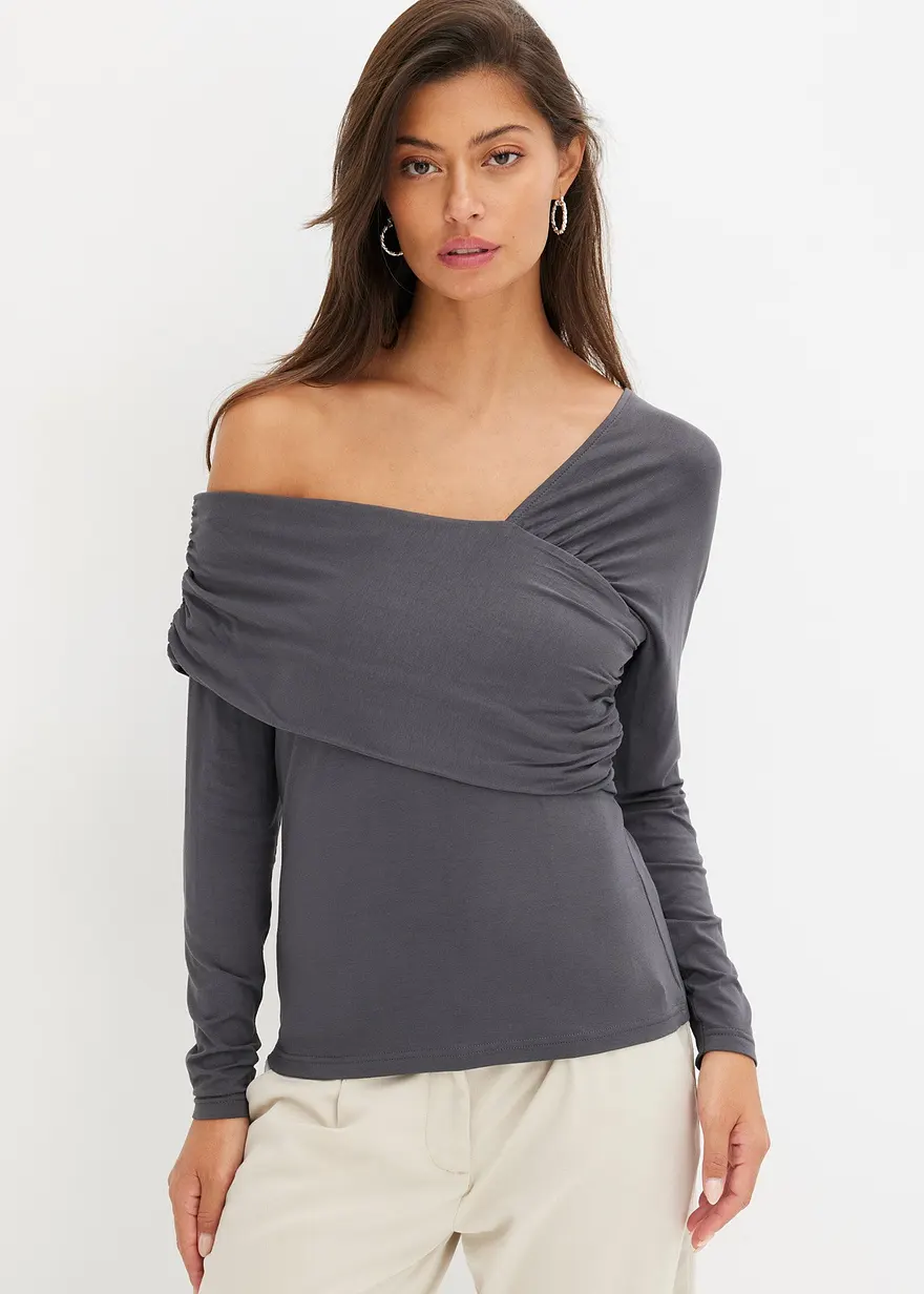 Shirt mit asymmetrischem Ausschnitt