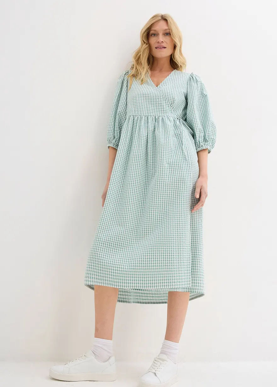 Wickelkleid aus Strukturmaterial