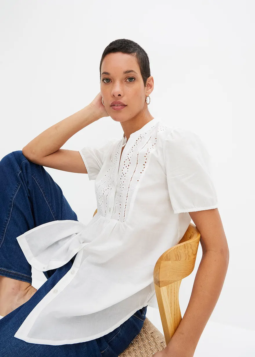 Bluse mit Lochstickerei