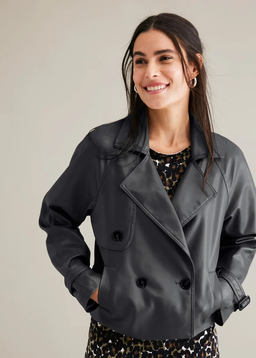 kurzer Lederimitat-Trenchcoat