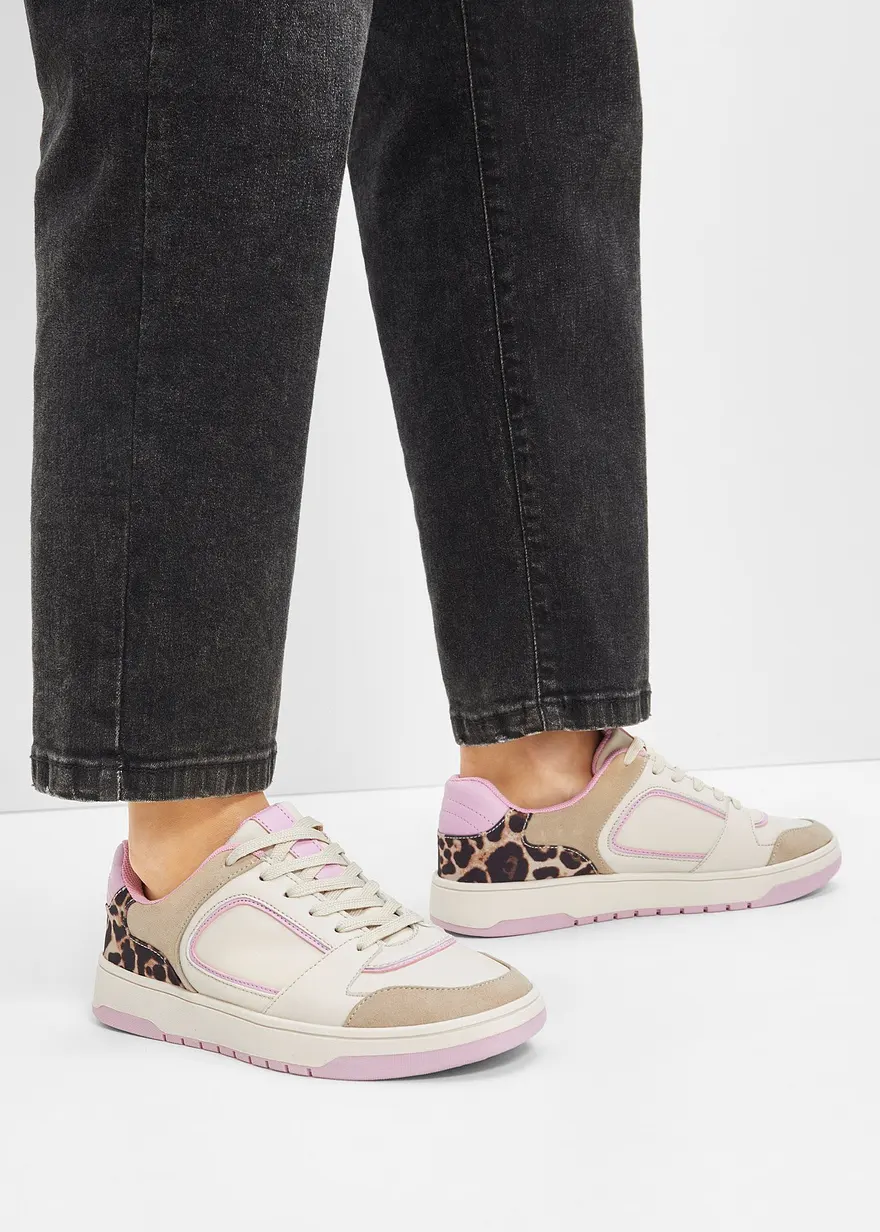 Sneaker