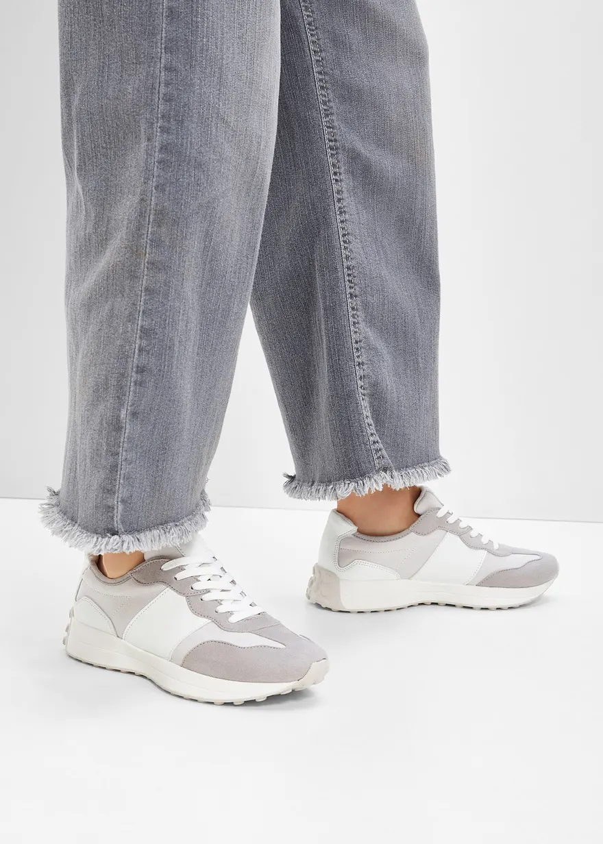 Sneaker