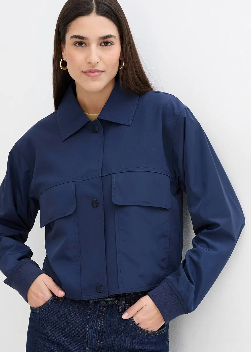 Kurze Jacke mit Taschen