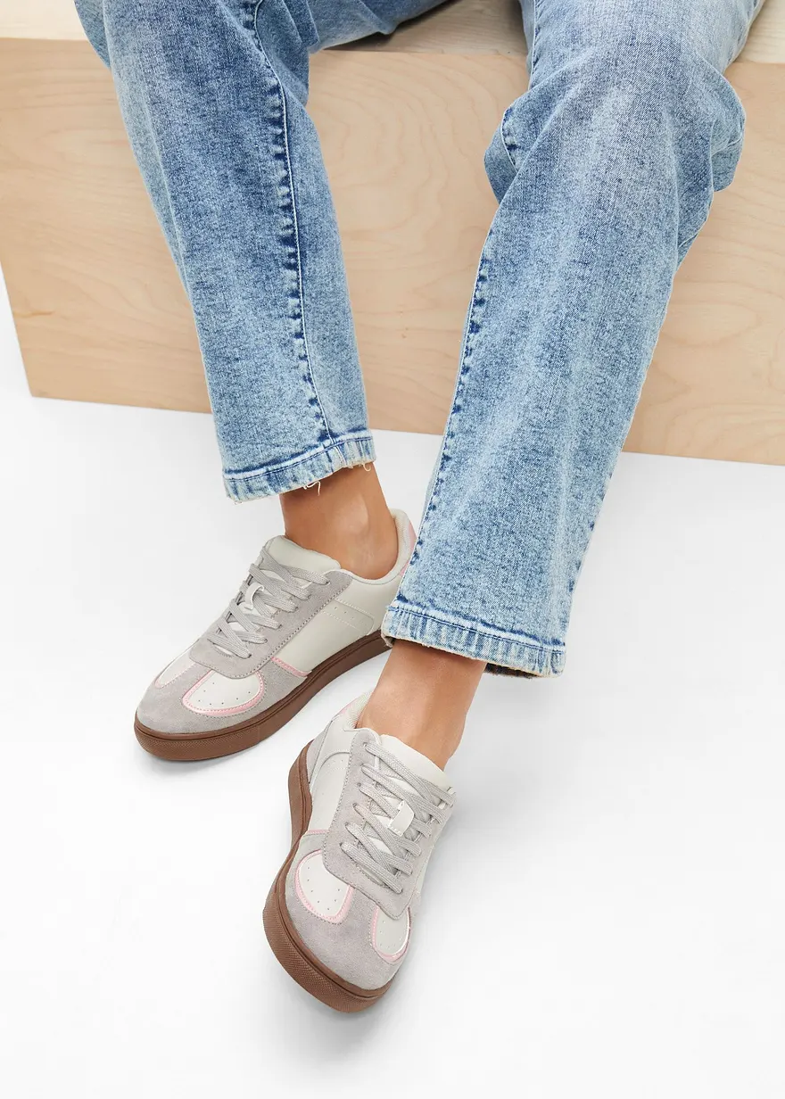 Sneaker
