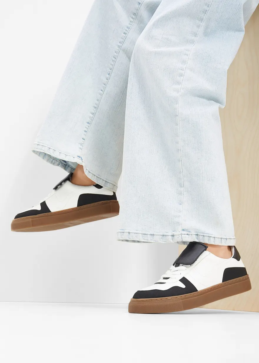 Sneaker