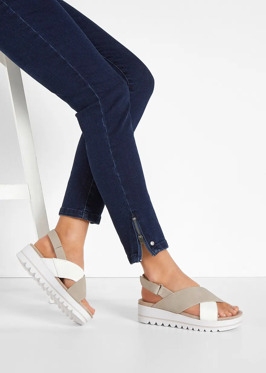 Jana Sandale in bequemer Weite
