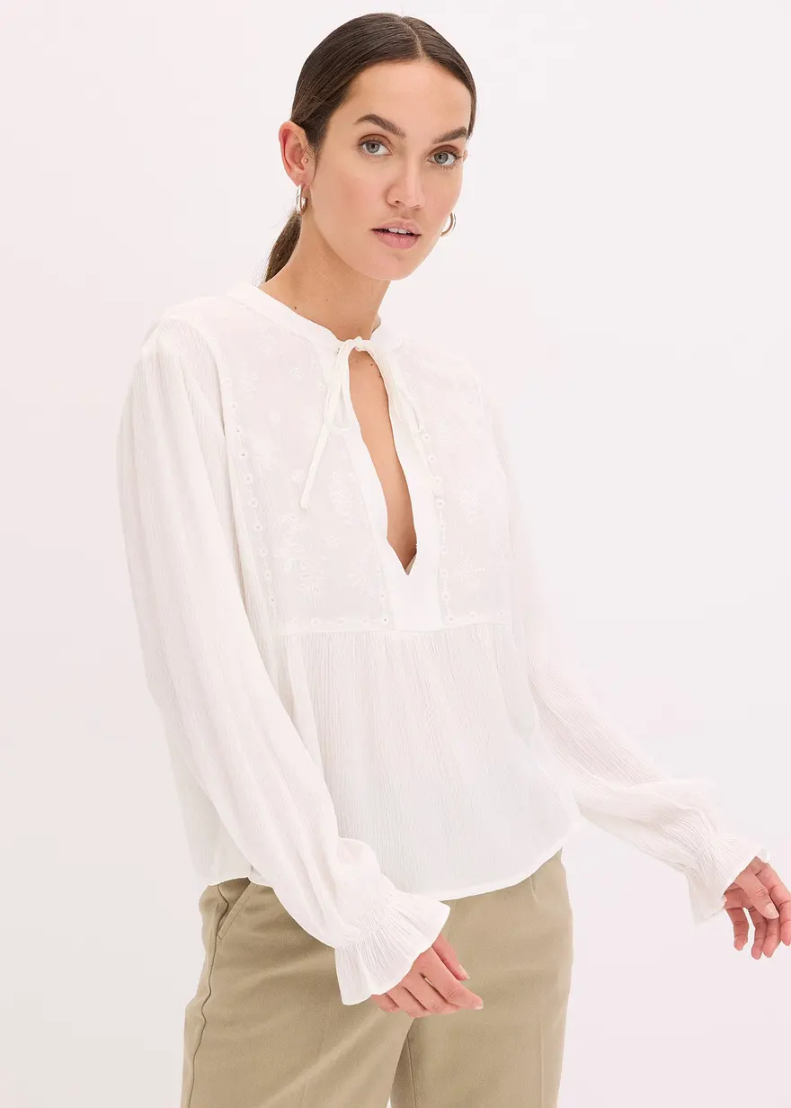 Bluse mit Lochstickerei