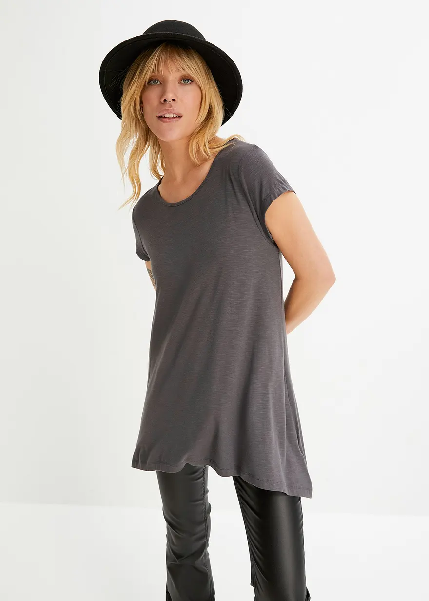 Shirt in asymmetrischer Länge
