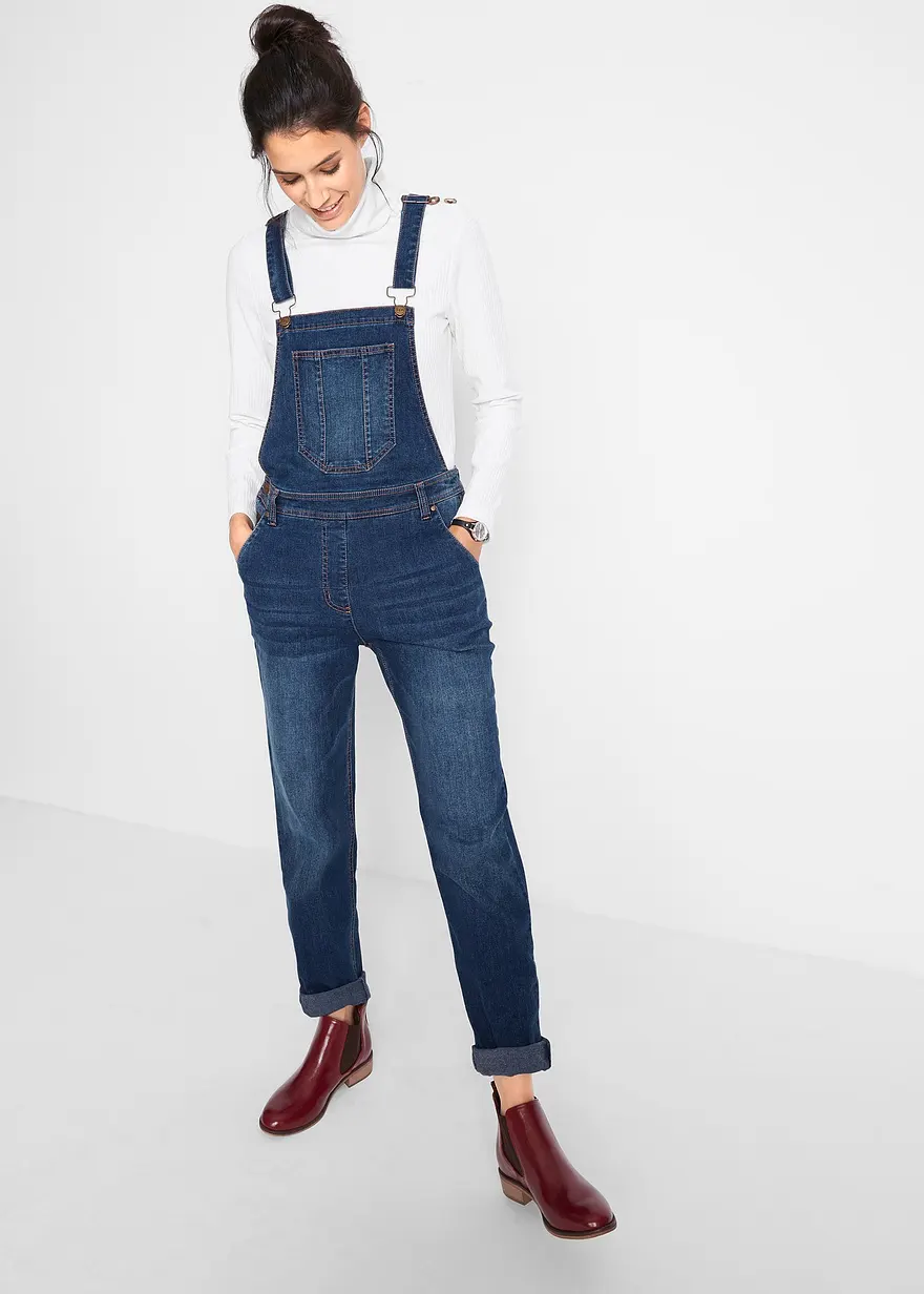 Jeans-Latzhose im Boyfriend Fit
