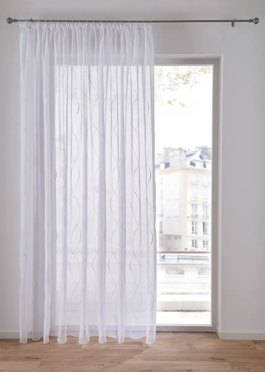 Gardinen Store mit Stickerei mit recyceltem Polyester
