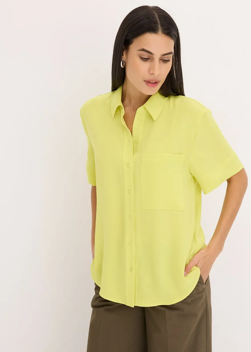 Halbarm-Bluse mit Brusttasche