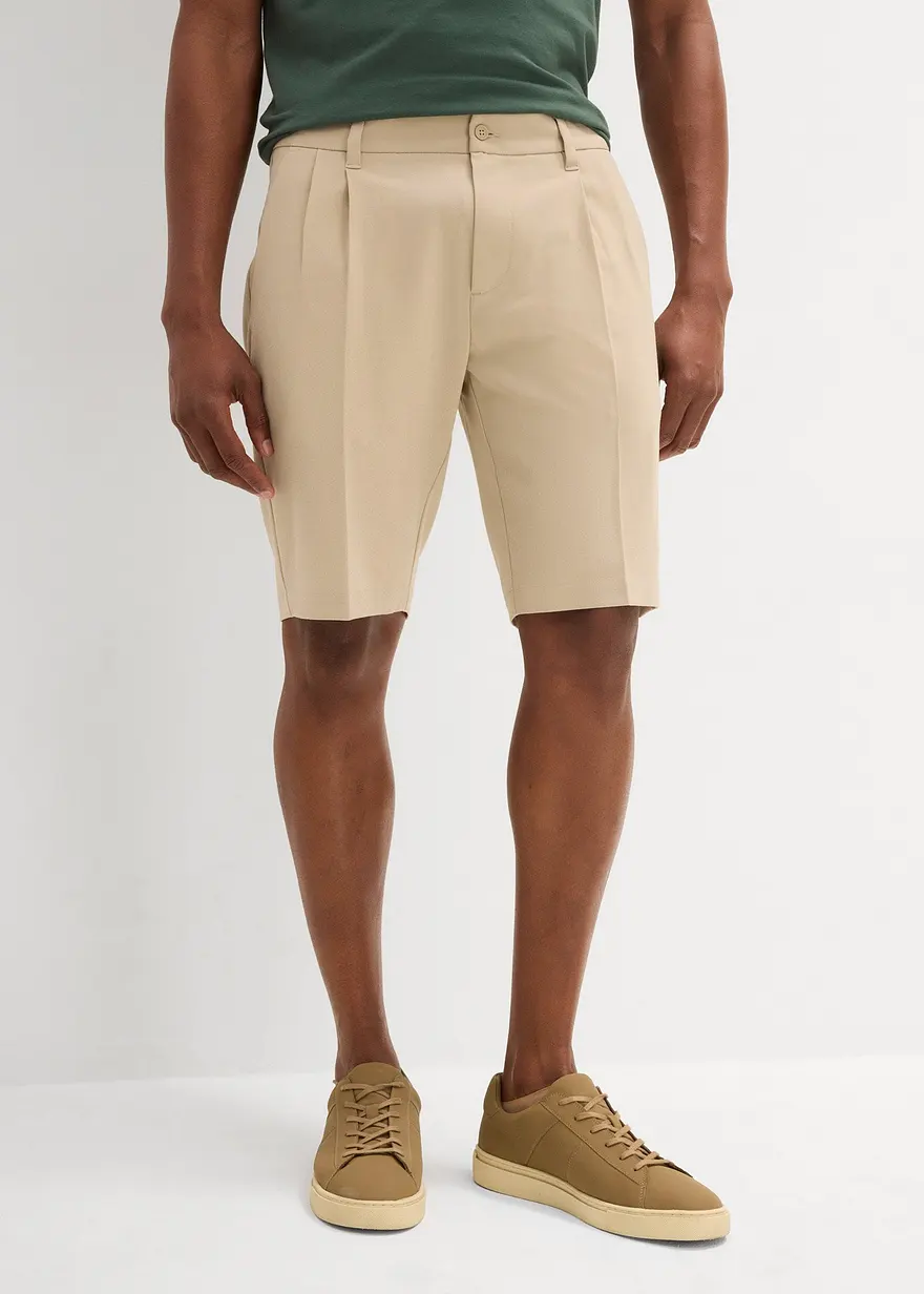 Leichte Chino-Bermuda mit Bundfalten, Regular Fit