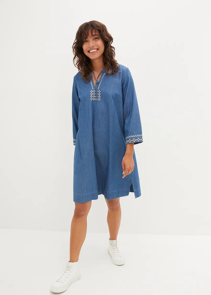 Jeanskleid mit Stickerei