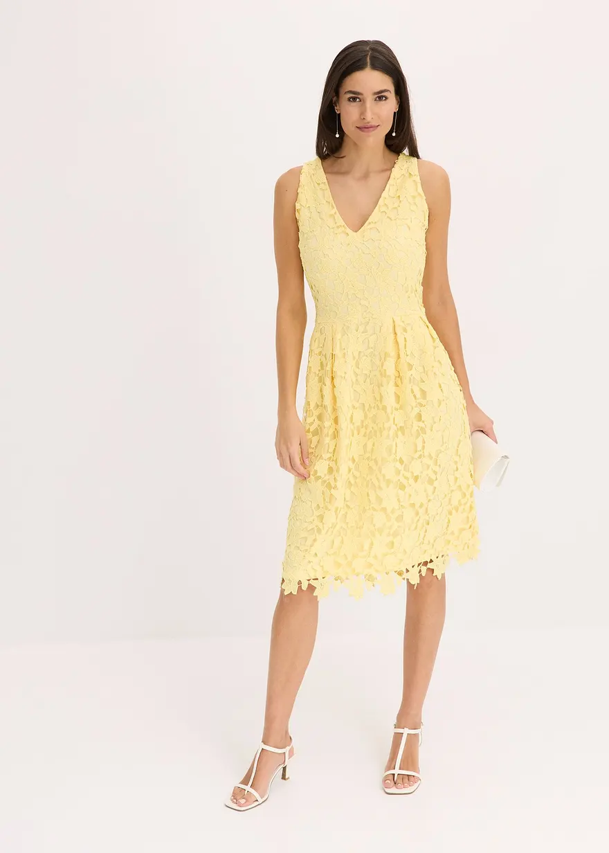 Spitzenkleid mit Häkeleinsatz