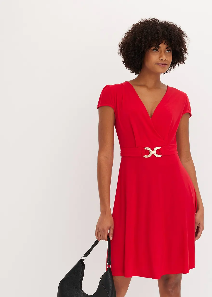 Jerseykleid mit dekorativer Schließe