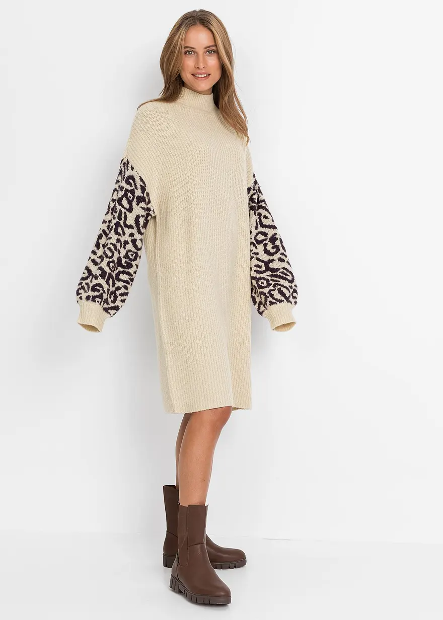 Oversized Strickkleid mit Leomuster