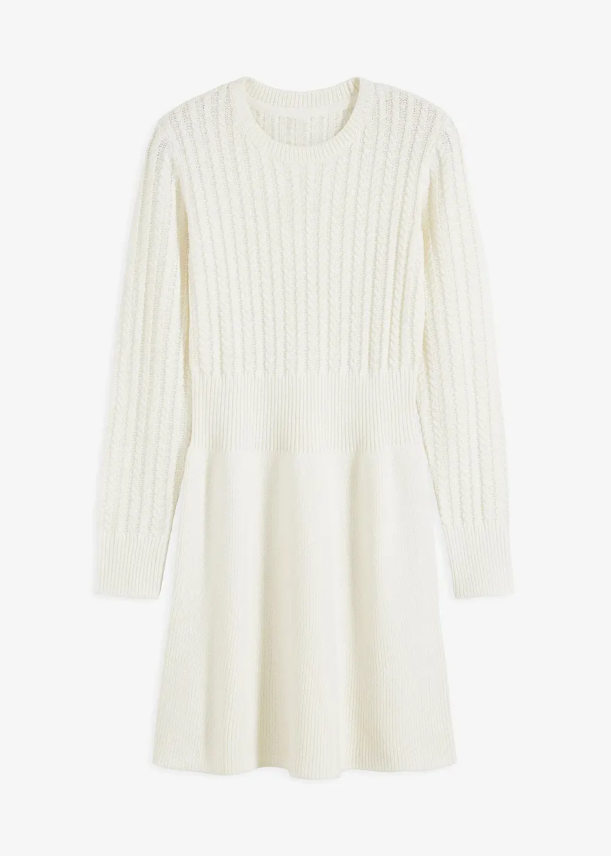Ausgestelltes Strickkleid mit Zopfmuster