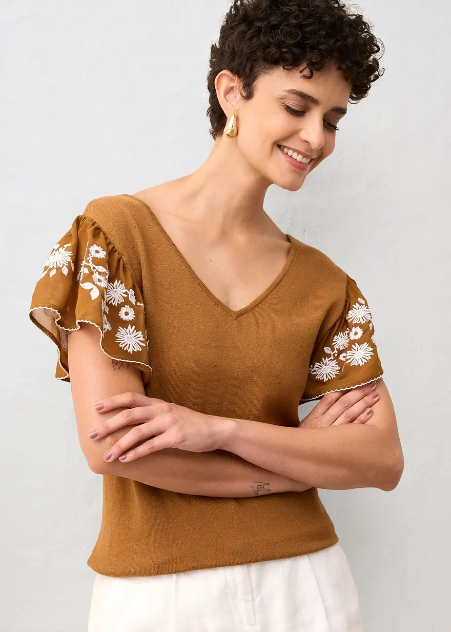 Stricktop mit Seidenanteil und Chiffonärmeln
