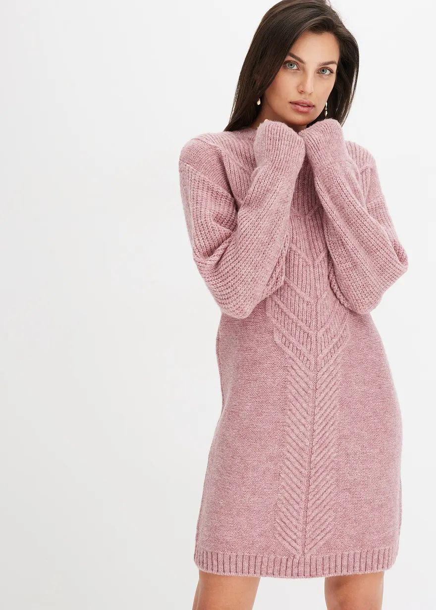 Strickkleid mit modernem Zopfmuster