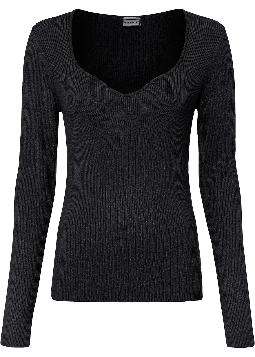 Pullover mit Herzauschnitt