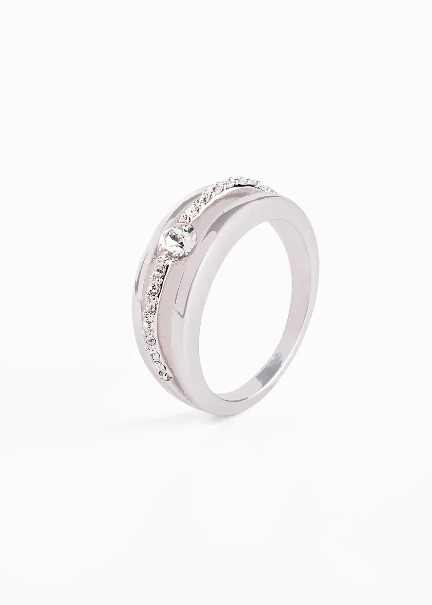 Ring veredelt mit Glaskristallen