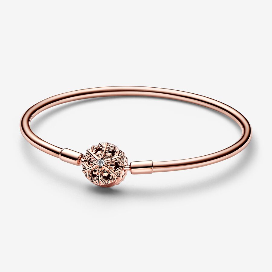 Sparkling Snowflake Clasp Bangle