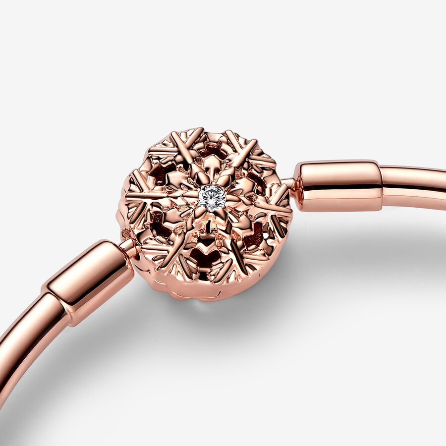 Sparkling Snowflake Clasp Bangle